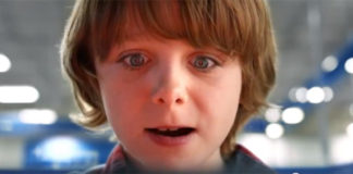 El chico encontró a Santa Claus