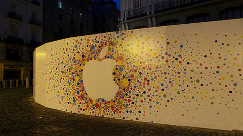 Cartel de la Apple Store en la Puerta del Sol
