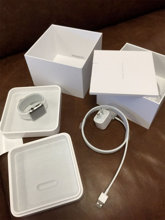 Unboxing Apple Watch