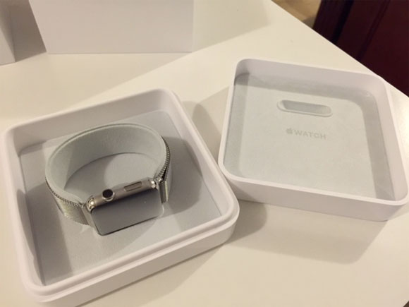 Apple Watch unboxing con la milanese loop