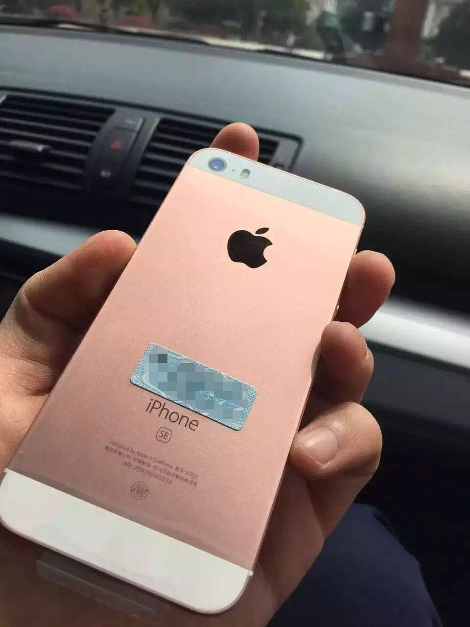 El iPhone SE sale de China