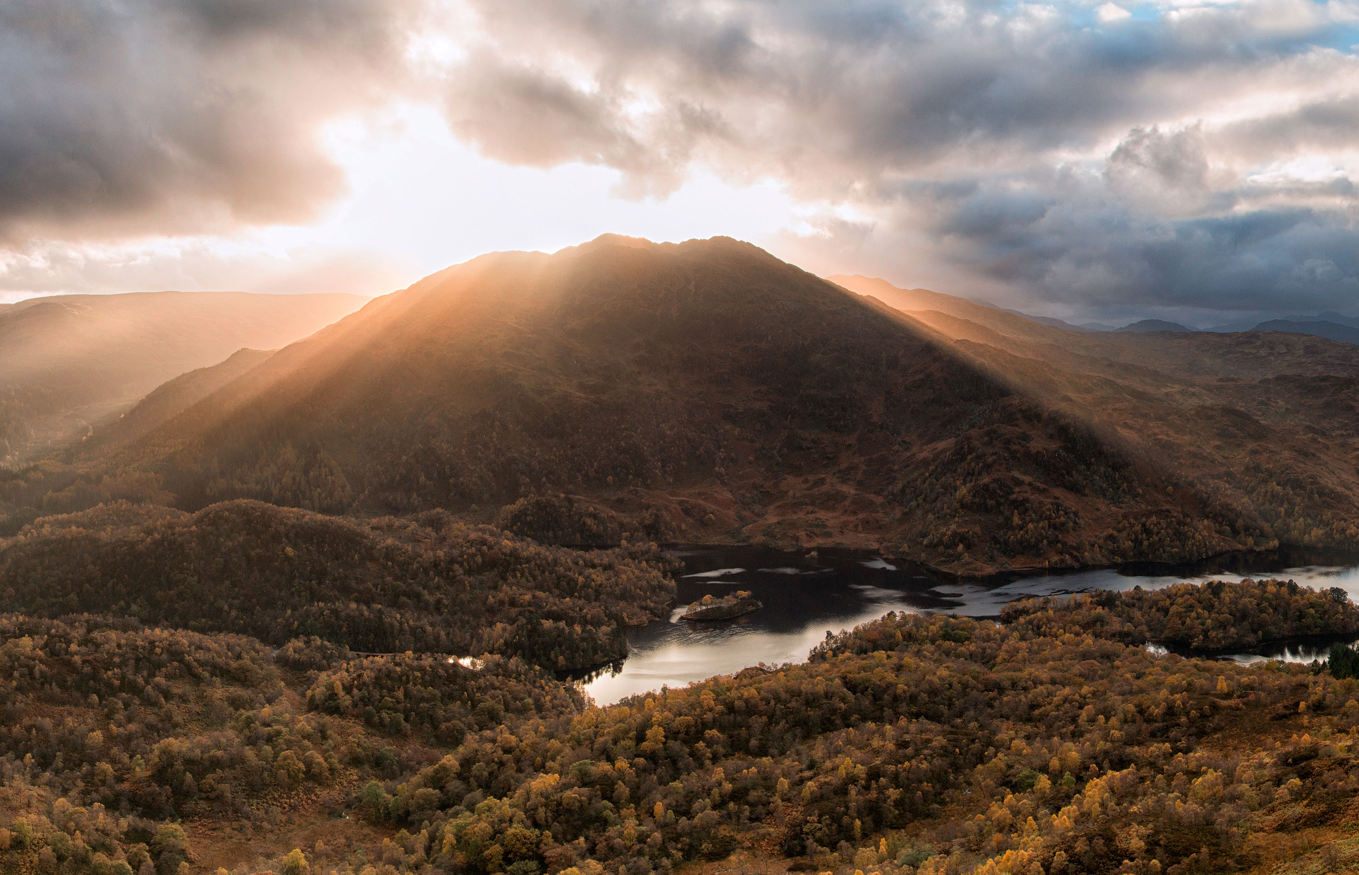 Fondo de pantalla semanal: Montañas escocesas | iPhoneros