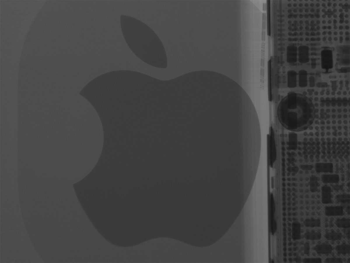 Logo de Apple en el iPhone SE