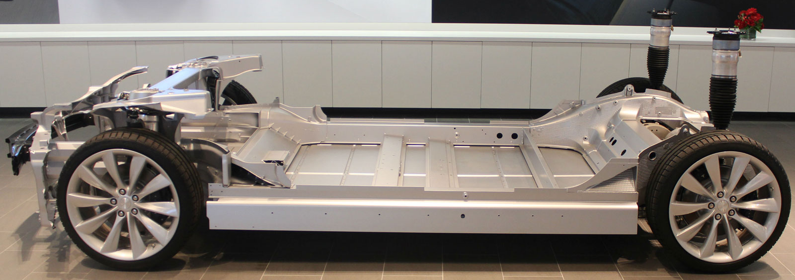 Chasis y baterías del Tesla Model S