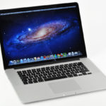 Primer portátil MacBook con pantalla Retina