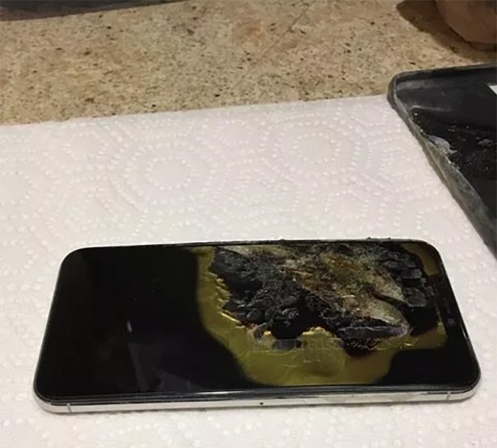 iPhone XS quemado