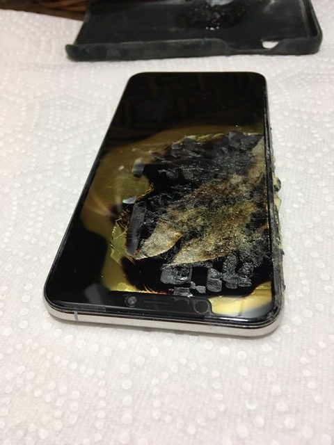iPhone XS quemado