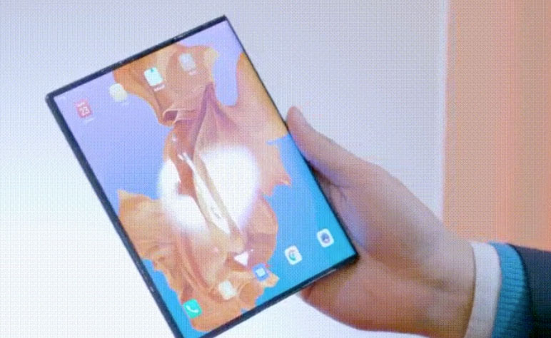 Smartphone de Huawei que se dobla con un doblez en la pantalla