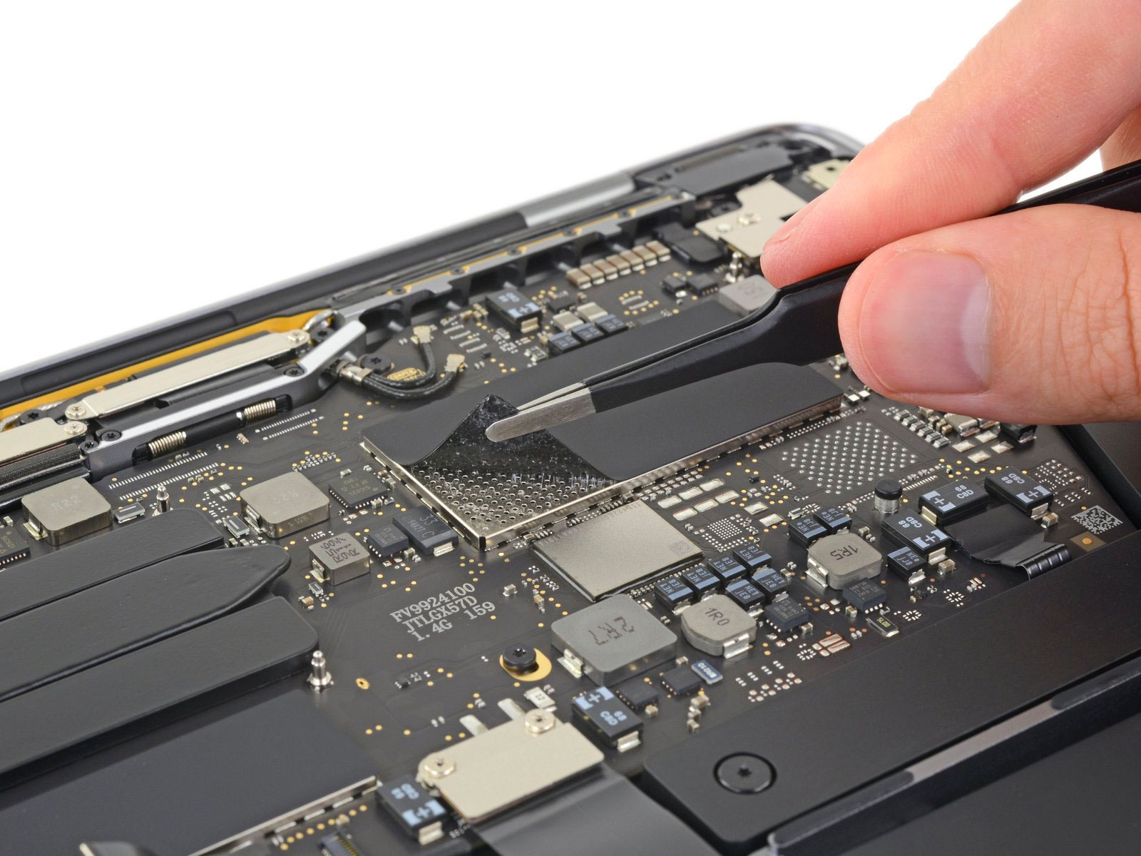 SSD del MacBook Pro de 13 pulgadas del 2019 por dentro