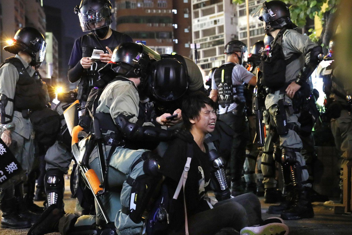 Detenidos por las protestas en Hong Kong (vía Kyodo).