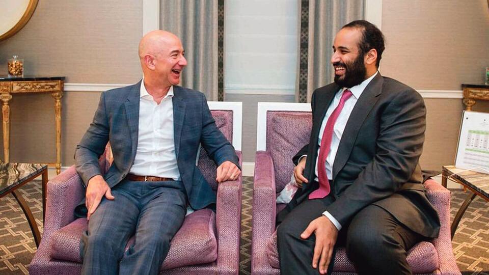 Jeff Bezos y Mohamed bin Salmán