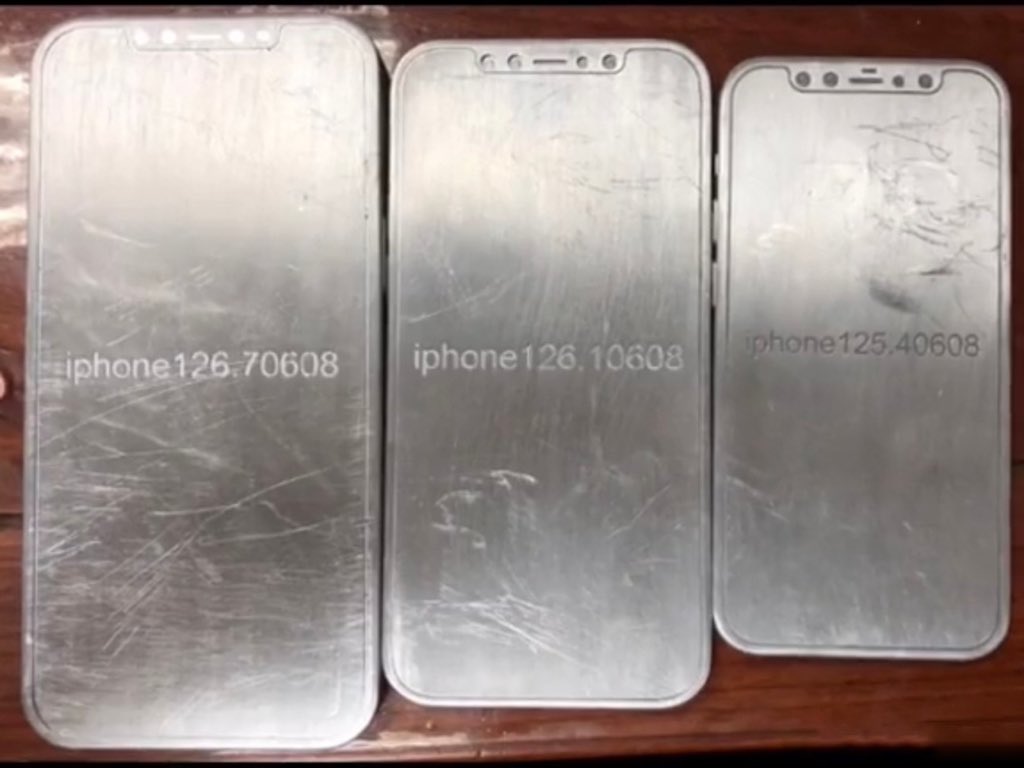 Maquetas metálicas que muestran el supuesto diseño del iPhone 12