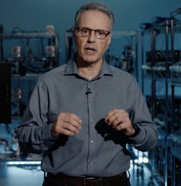 Johny Srouji hablando del A13 en su laboratorio