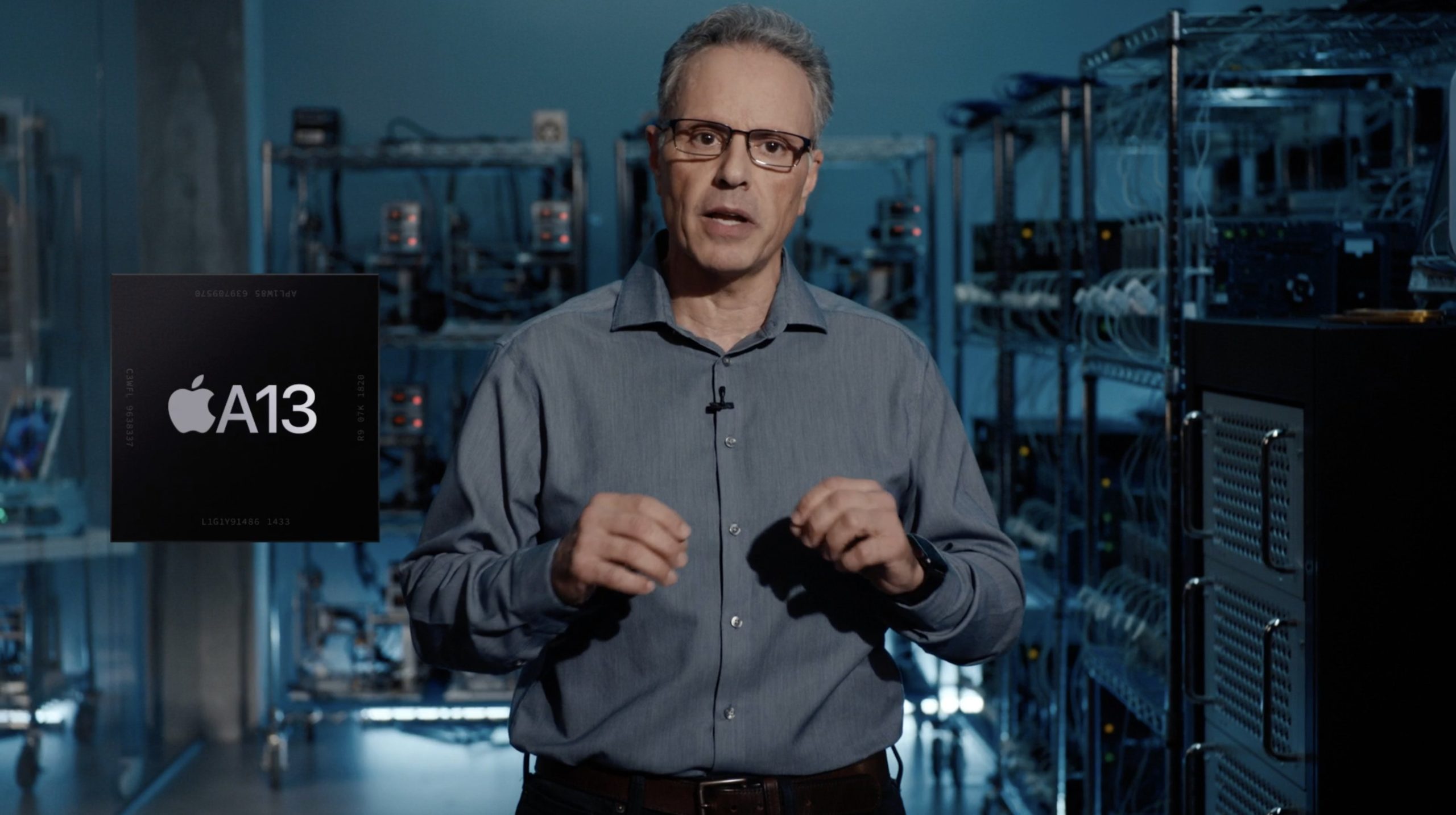 Johny Srouji hablando del A13 en su laboratorio