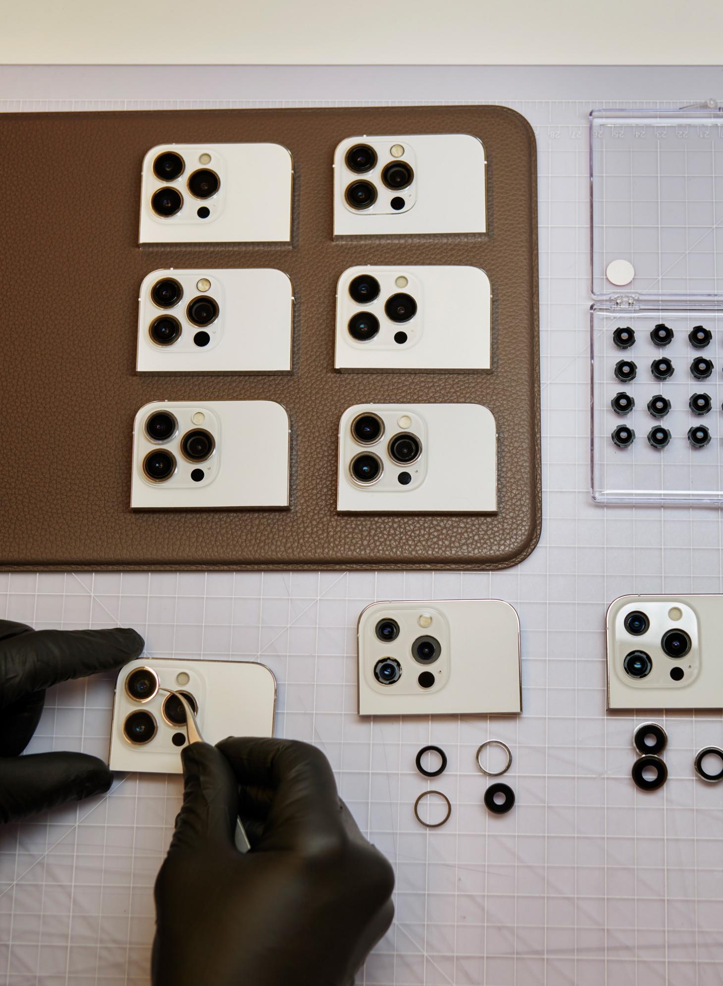 Creando maquetas de iPhone dentro de las oficinas del Apple Park