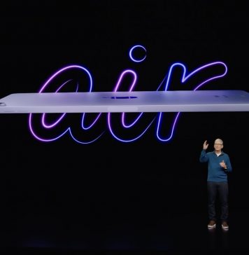 Tim Cook presentando el iPad Air 5
