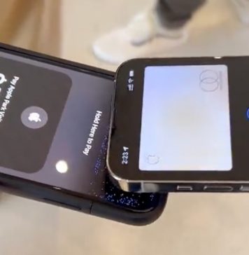 Pagando con Tap to Pay en una tienda de Apple