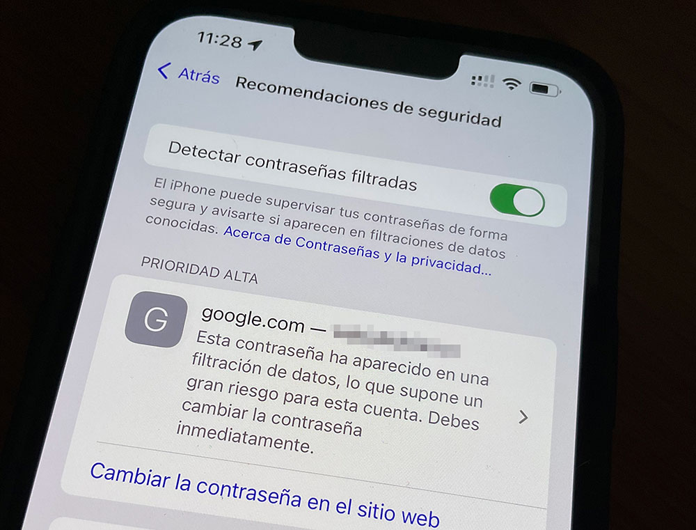 Aviso de contraseñas conocidas en la App de Ajustes de iOS