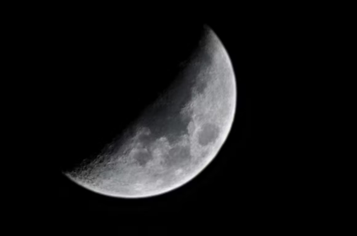 Foto de la Luna supuestamente hecha con un Galaxy S21 Ultra