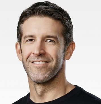 John Ternus, responsable de hardware en Apple