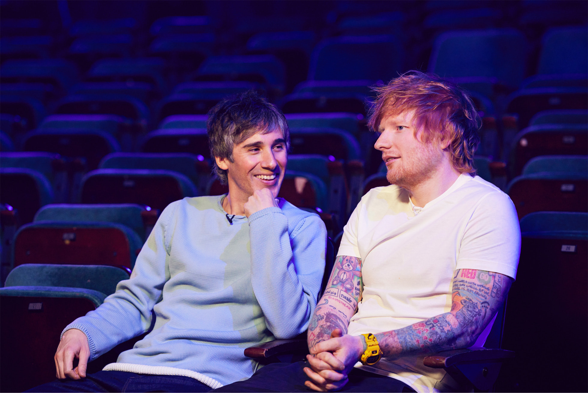 Ed Sheeran entrevistado por Matt Wilkinson, uno de los presentadores de Apple Music 1