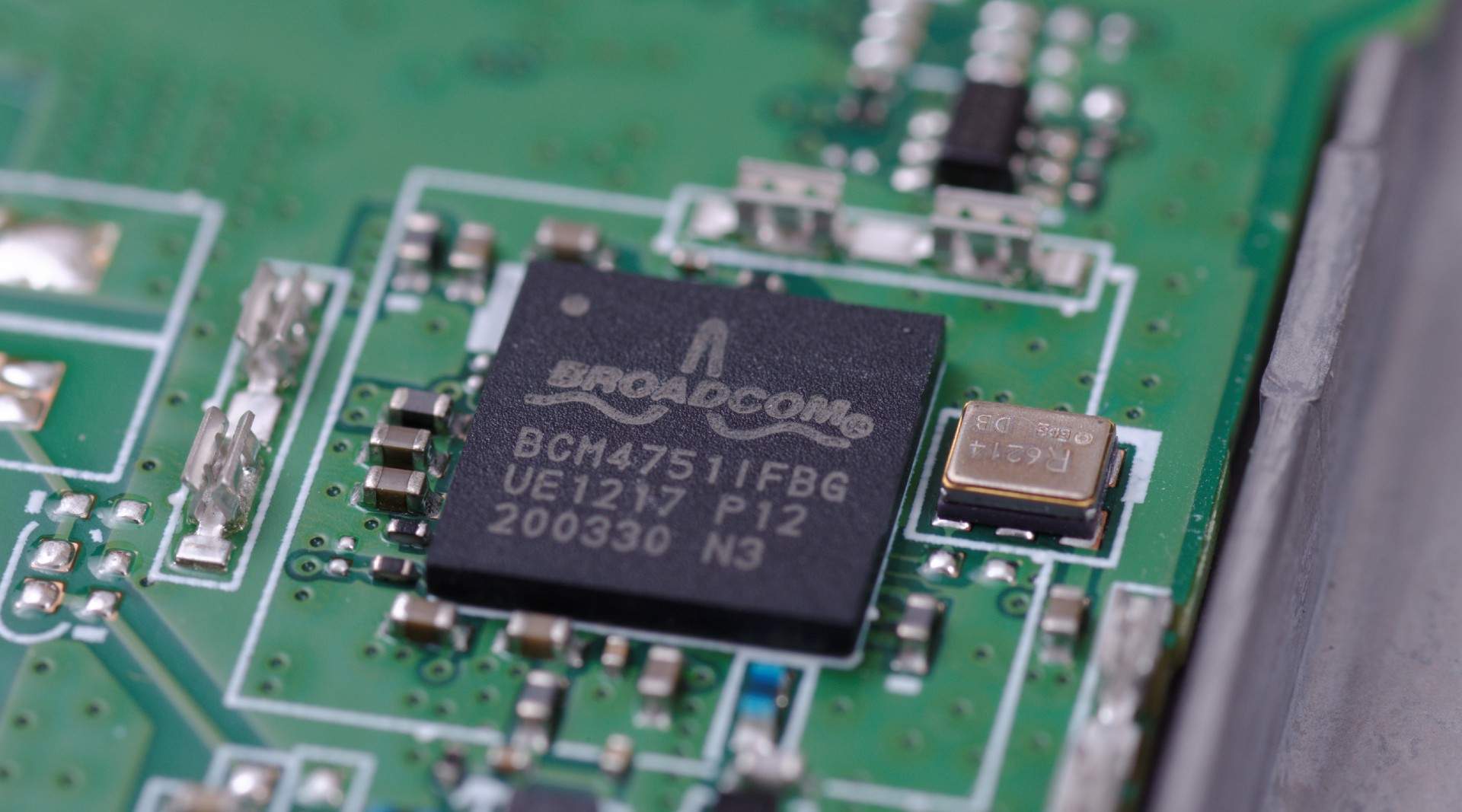 Chip de Broadcom encargado de recibir señal GPS