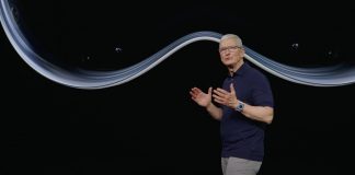 Tim Cook presentando las Vision Pro