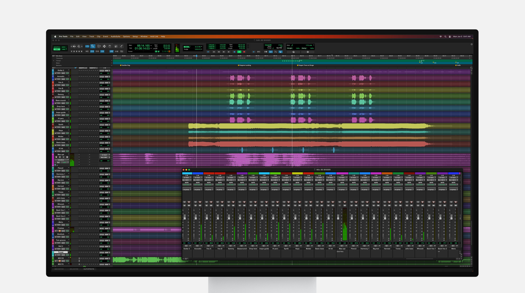 Editando un proyecto de Logic Pro en el Mac Pro Apple Silicon, con decenas de pistas de audio