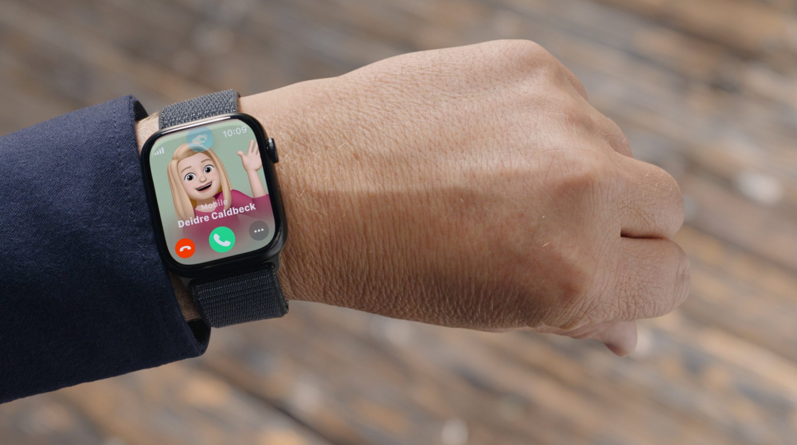 Apple Watch Series 9 recibiendo una llamada