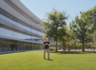 Tim Cook en el Apple Park, durante la Keynote de presentación del iPhone 15