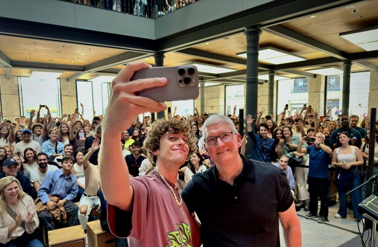 Tim Cook en la Apple Store de la Puerta del Sol en Madrid