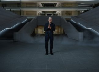 Tim Cook pasando la noche en el Apple Park