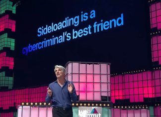 Craig Federighi en el Web Summit, diciendo que el sideloading es el mejor amigo de los cibercriminales