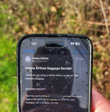 iPhone caído desde el vuelo 1282 de Alaska Airlines aún funcionando