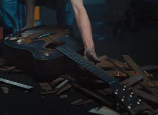Guitarra destrozada en el anuncio de Apple, aparece de nuevo en un anuncio de Samsung