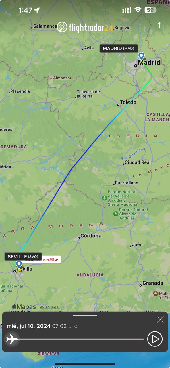 El mismo Vuelo en FlightRadar24 muestra la ruta real realizada con datos que la propia aeronave ha enviado