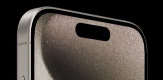 iPhone 15 Pro con los botones de volumen y el botón de acción