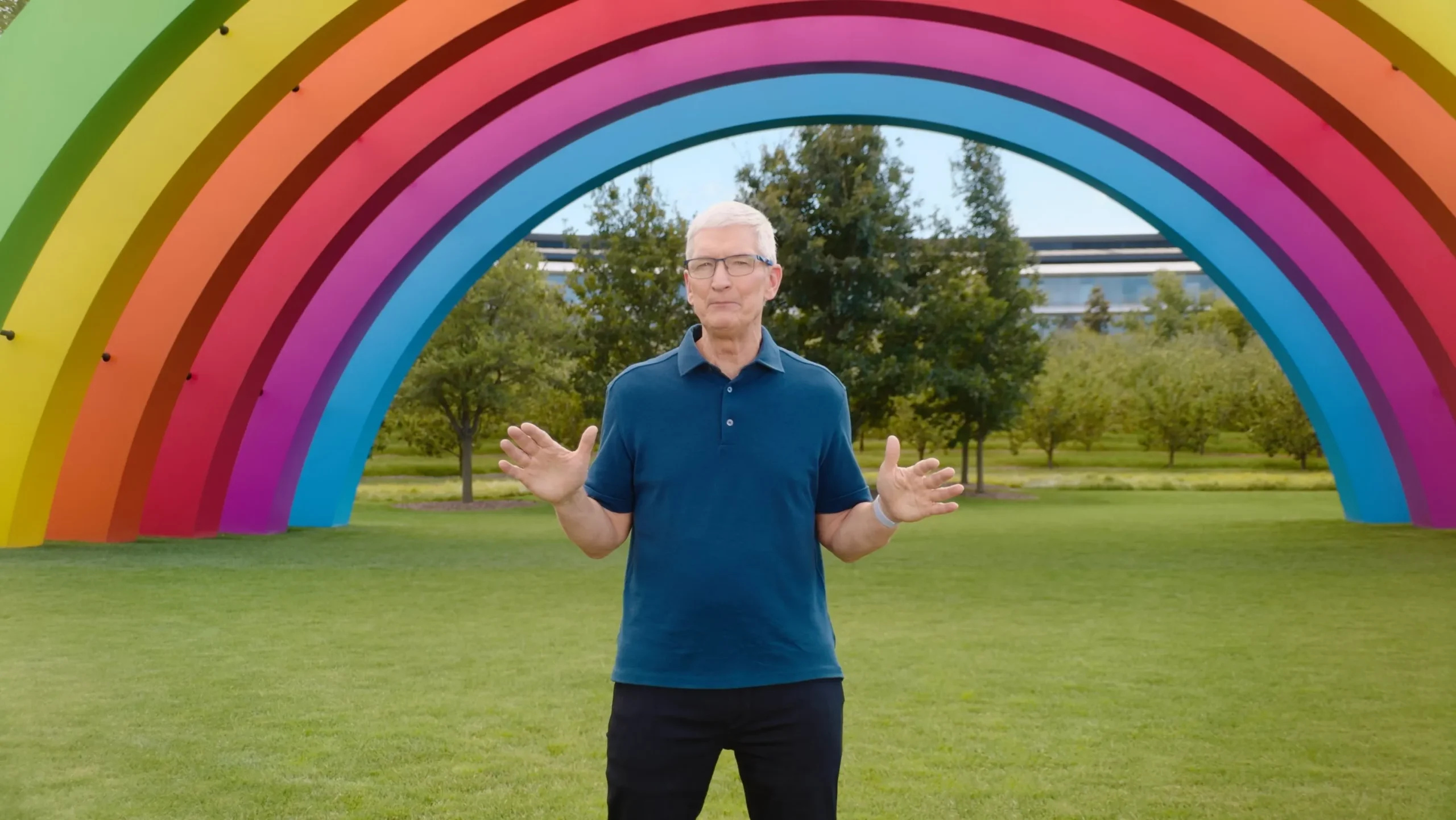 Tim Cook durante la presentación del iPhone 16