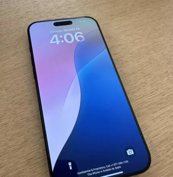 Prototipo de iPhone 16 Pro Max con iOS 18.1