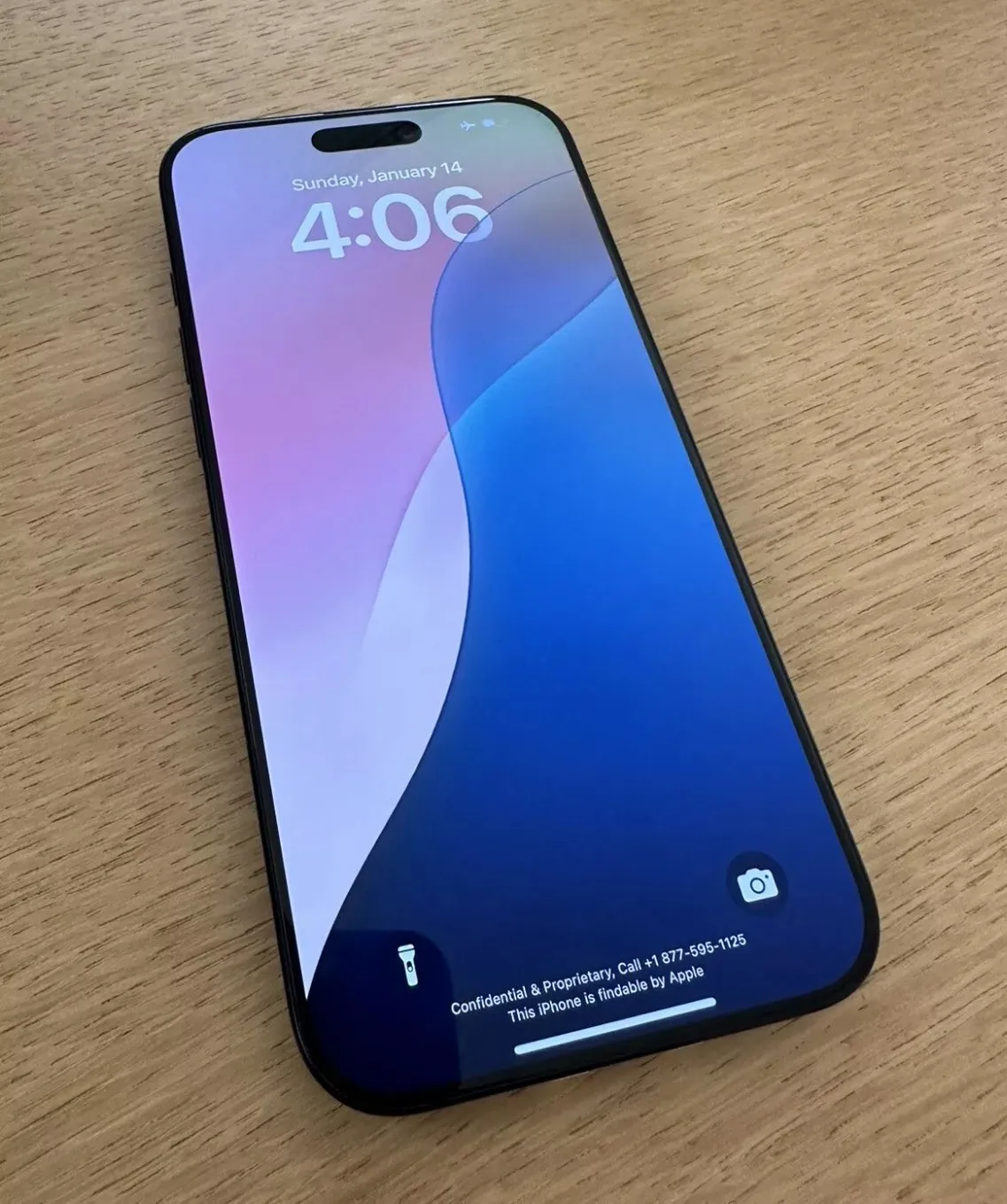 Prototipo de iPhone 16 Pro Max con iOS 18.1