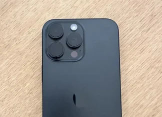 Prototipo de iPhone 16 Pro Max con iOS 18.1