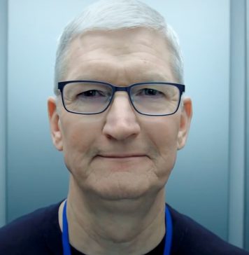 Tim cook haciendo de Tim C. en Separación (Severance)