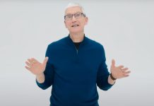 Tim Cook presentando el iPhone 16e