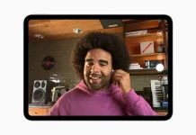 Usando los AirPods 4 para activar la grabación de vídeo en un iPad, y enviar audio desde sus micrófonos con alta calidad