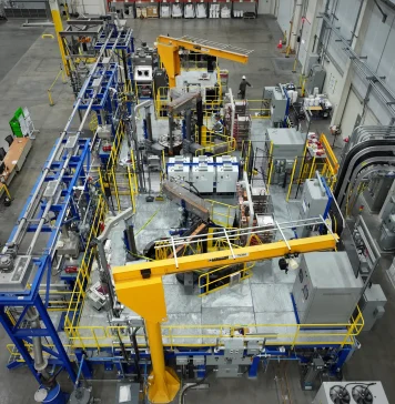 Fábrica con línea de reciclaje de MP Materials y Apple, que invierte dinero en esta primera empresa para reciclar y procesar tierras raras para imanes
