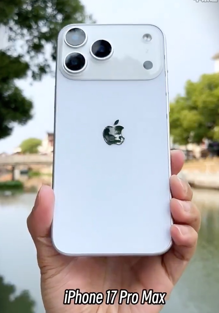 Maqueta del iPhone 17 Pro Max blanco