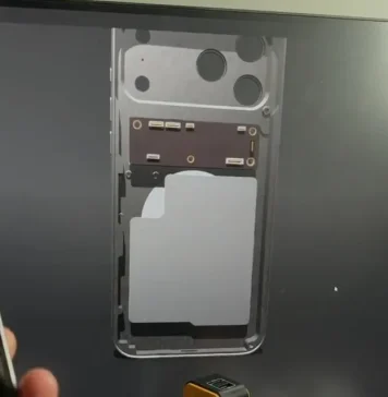 Modelo 3D del supuesto iPhone 17 Pro en su interior
