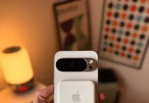 Batería MagSafe de Apple en un Pixel 10 Pro XL