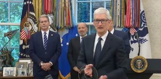 Regalo de Tim Cook a Donald Trump con oro de 24 quilates y cristal de Corning, 100% hecho en EEUU