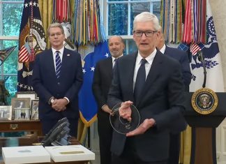Regalo de Tim Cook a Donald Trump con oro de 24 quilates y cristal de Corning, 100% hecho en EEUU